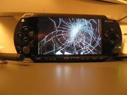 PSP broken screen PSP broken screen